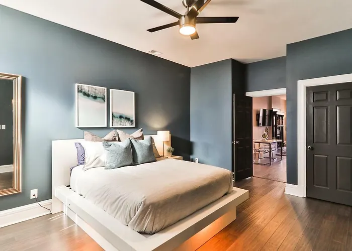 Luxury Apt W/ Spectrum Mood Lighting - Historic Cherokee Street Antique Row