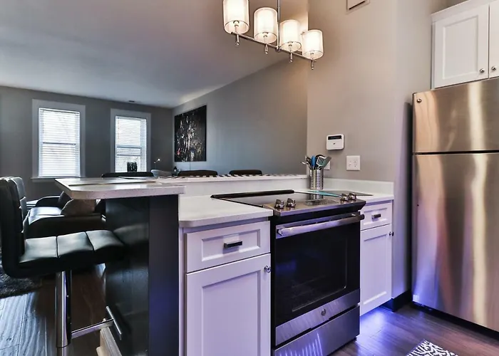 Luxury Apt W/ Spectrum Mood Lighting - Historic Cherokee Street Antique Row