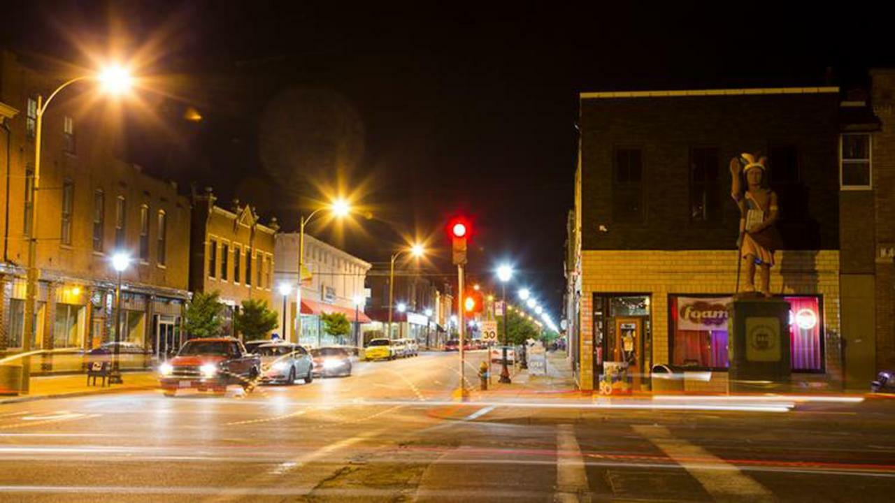 Apartment Luxury W/ Spectrum Mood Lighting - Historic Cherokee Street Antique Row