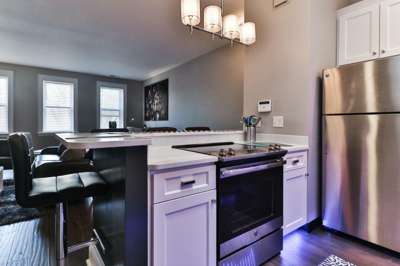 Luxury W/ Spectrum Mood Lighting - Historic Cherokee Street Antique Row Apartment *