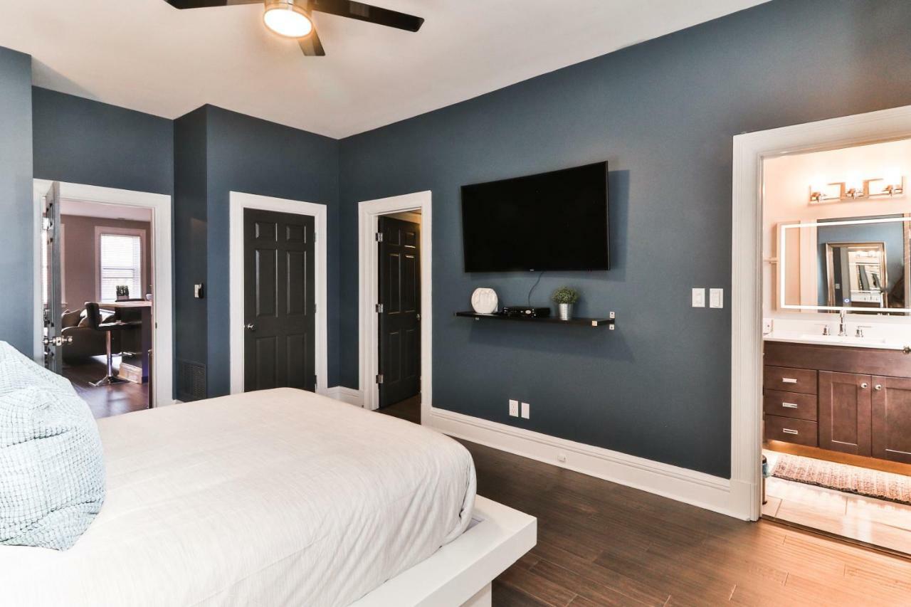 Luxury W/ Spectrum Mood Lighting - Historic Cherokee Street Antique Row Apartment Maryland Heights